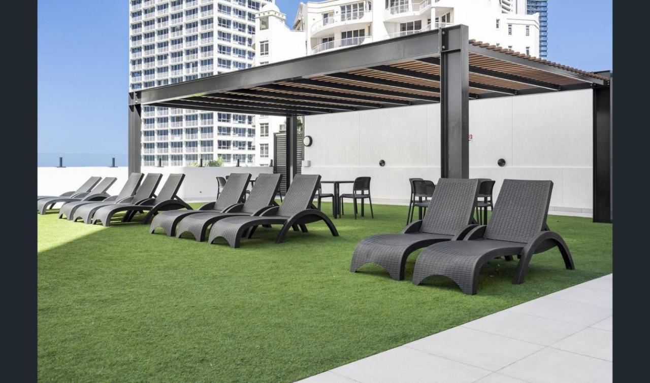 Close To Everything! Beautiful Hotel Studio'S, Sleeps 4 Gold Coast Kültér fotó